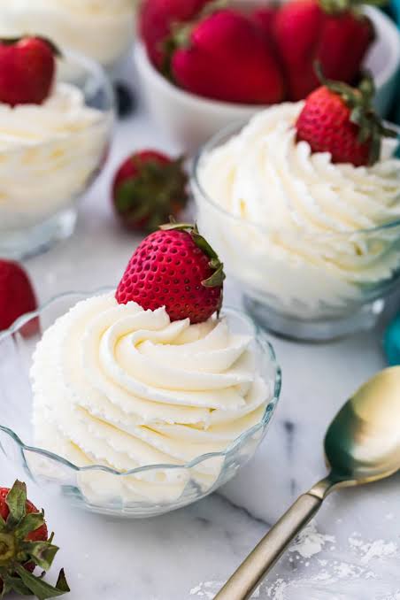 Whipy Whip Non Dairy Whipping Cream 1kg (Only For Karachi)